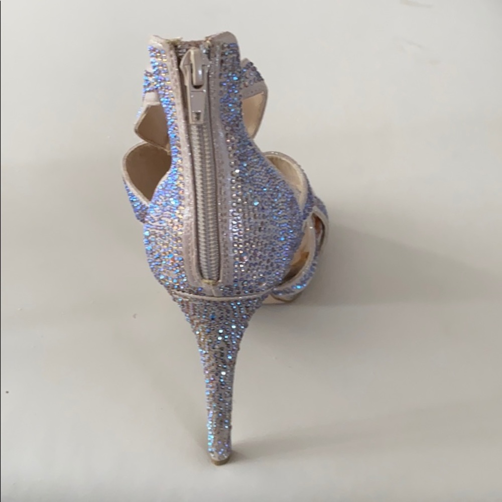 Shoes - Picture 2 of 4